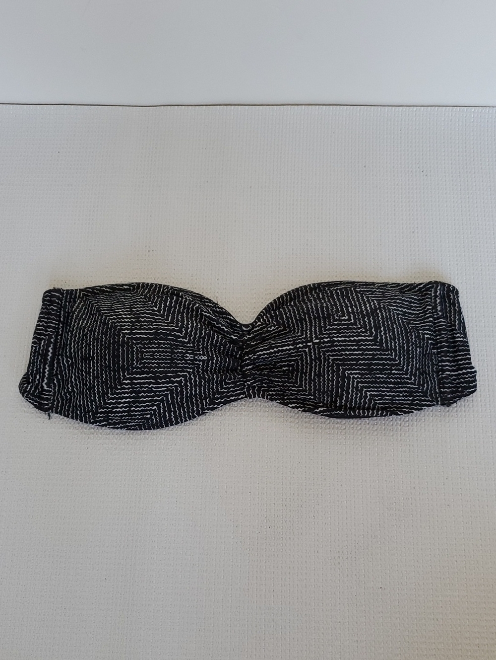 RVCA Black and White Print Bandeau Bikini Top NWT